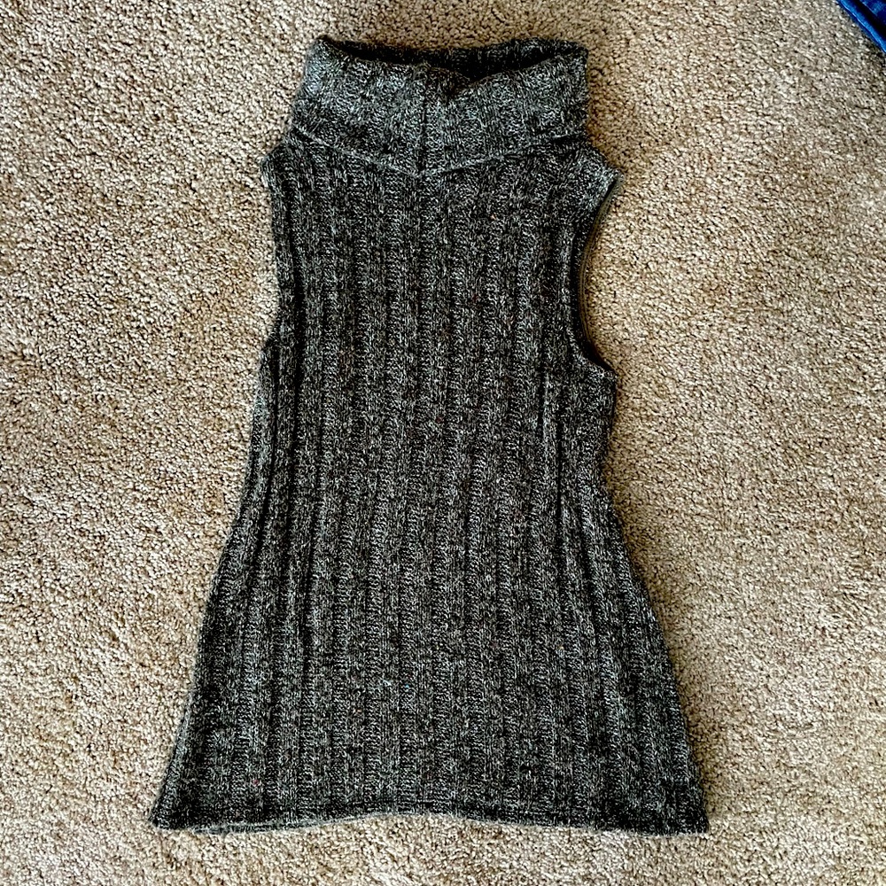 Cozy Ribbed Sleeveless Sweater